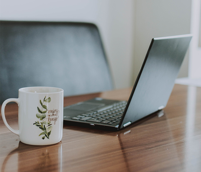 laptop-coffee-web